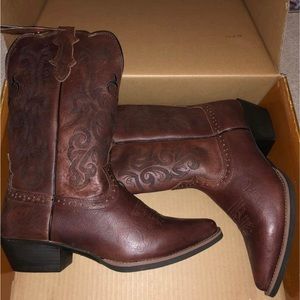 Justin Women’s cowboy boots